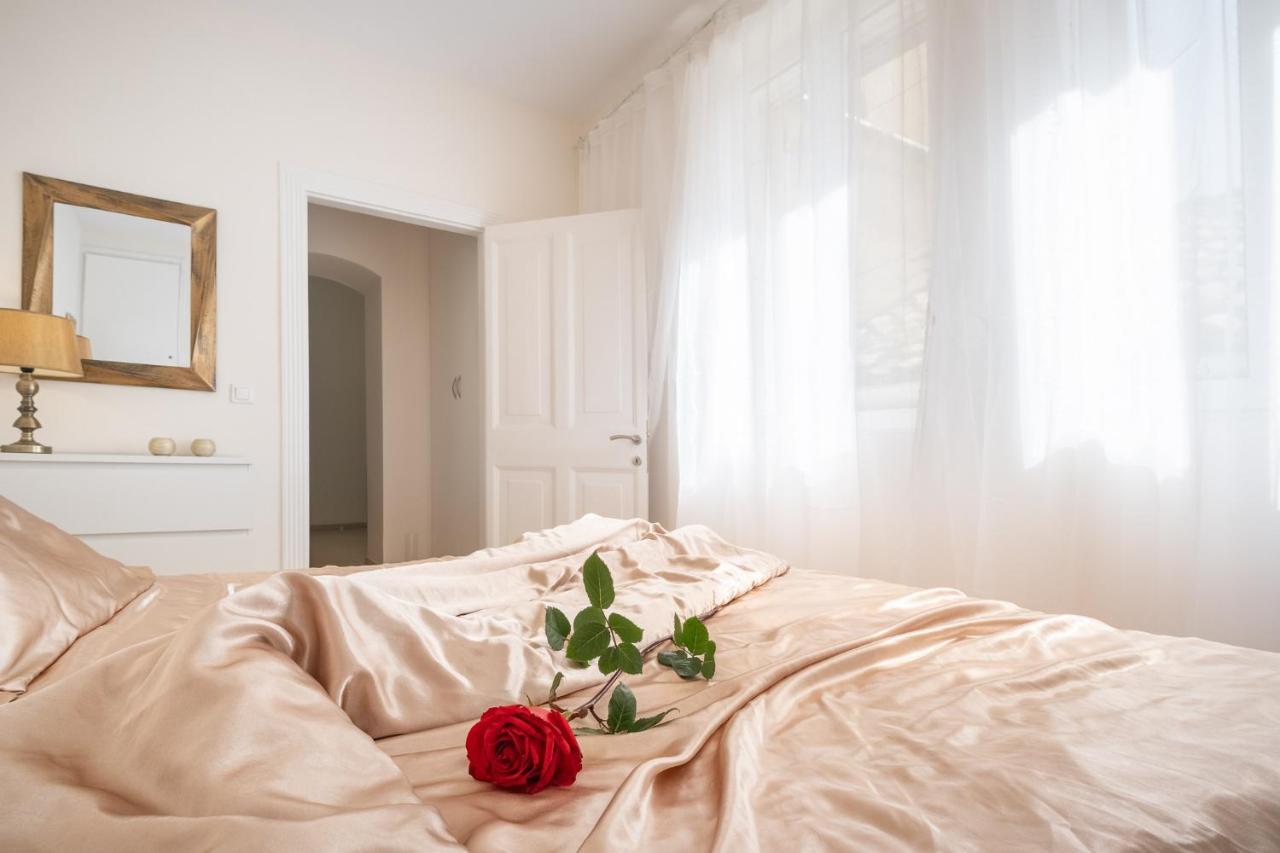 Nadiona Suites Red & Cream Corfu  外观 照片